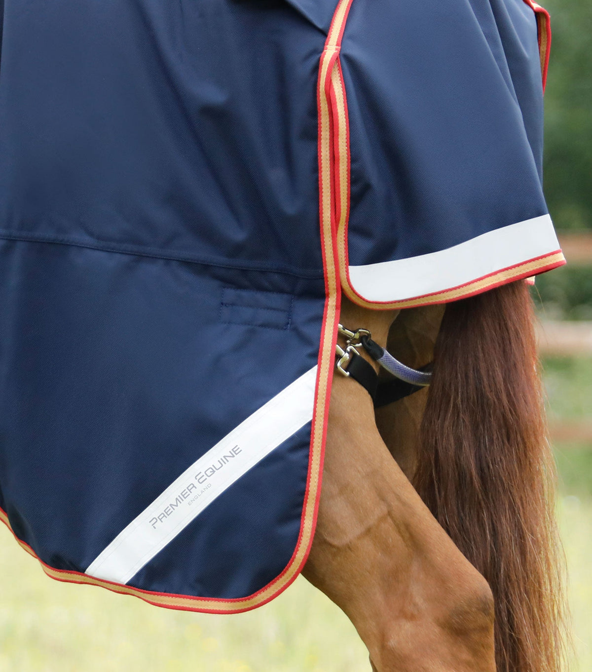 Titan Storm 450g Combo Turnout Rug with Snug-Fit Neck