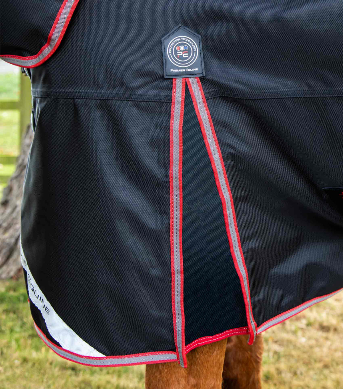 Titan 100g Turnout Rug with Snug-Fit Neck Cover