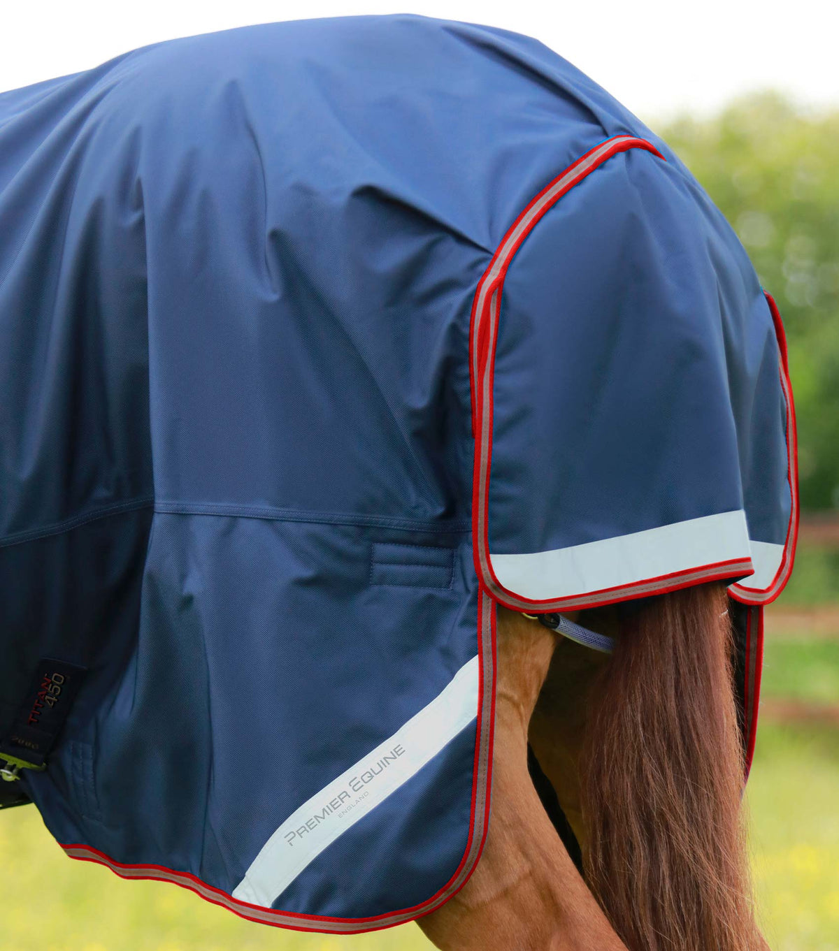 Titan 450g Turnout Rug with Snug-Fit Neck Cover