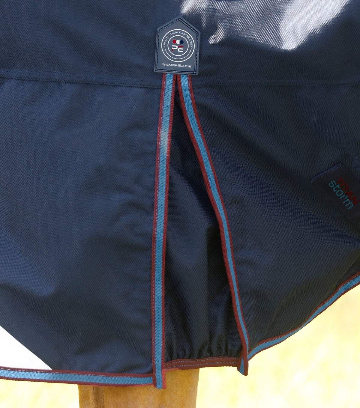 Titan Storm 200g Combo Turnout Rug with Snug-Fit Neck