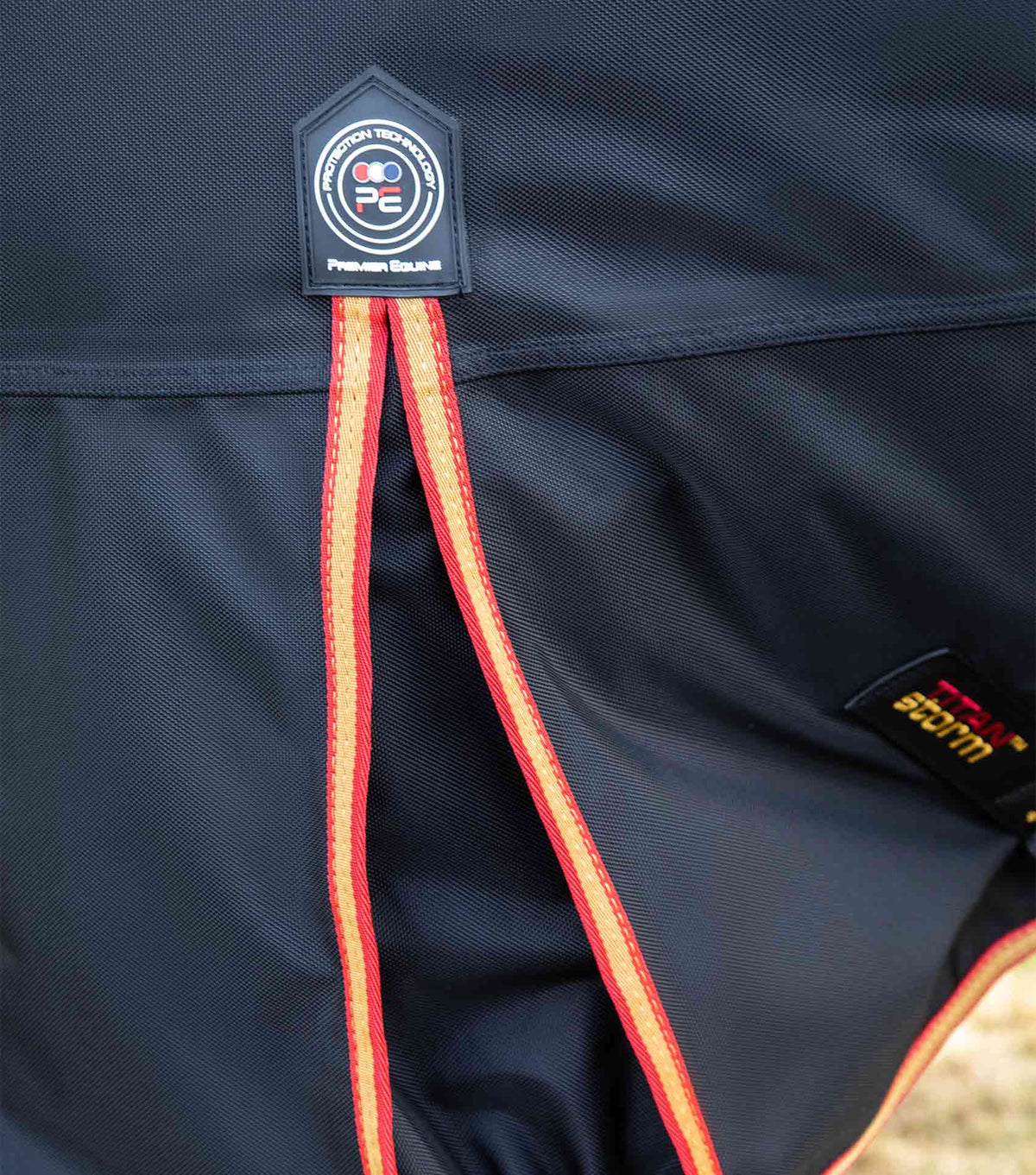 Titan Storm 450g Combo Turnout Rug with Snug-Fit Neck