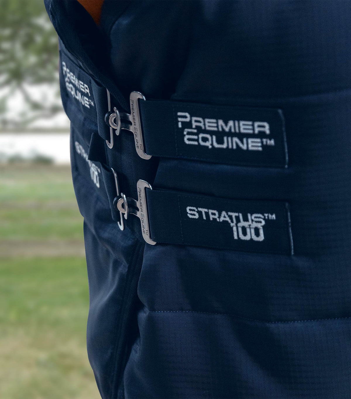 Stratus Stable Rug 100g with Neck Cover