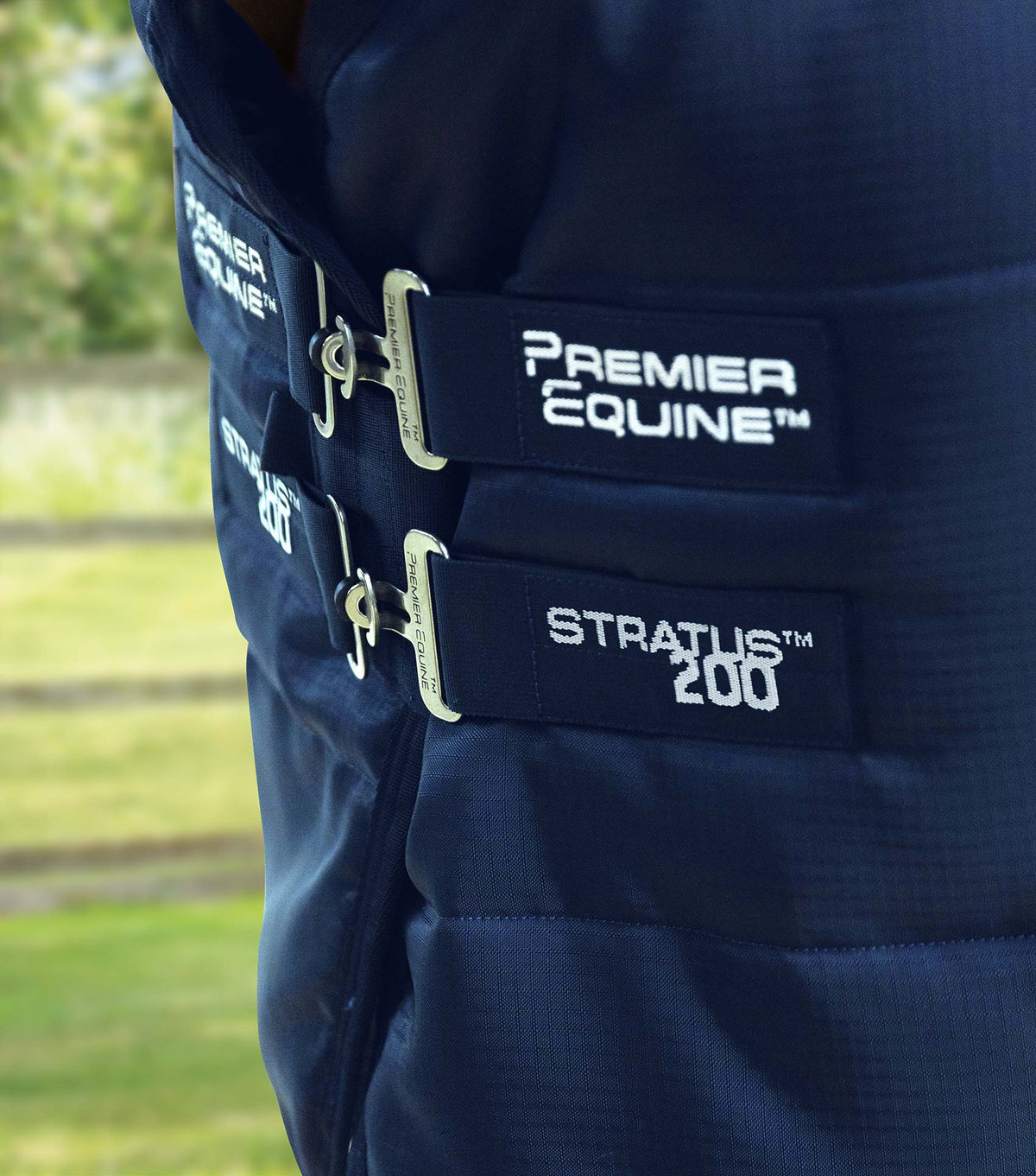 Stratus Stable Rug 200g with Neck Cover