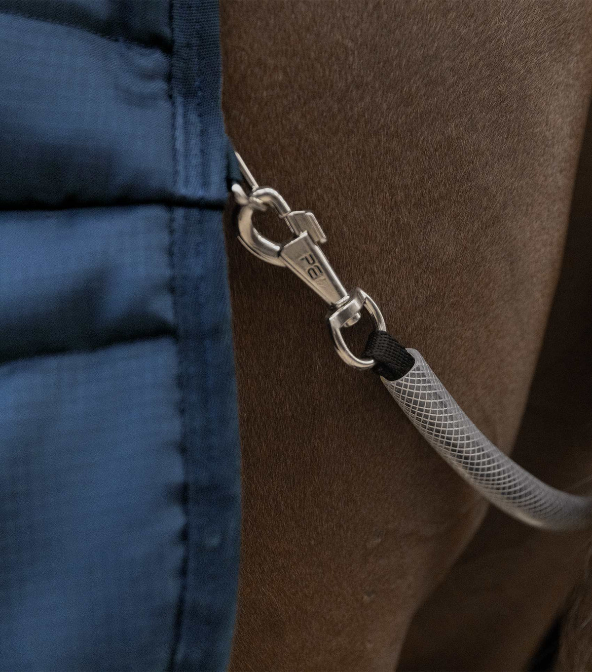 Stratus Stable Rug 200g with Neck Cover