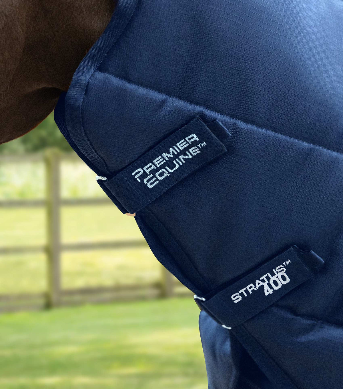 Stratus Stable Rug 400g with Neck Cover