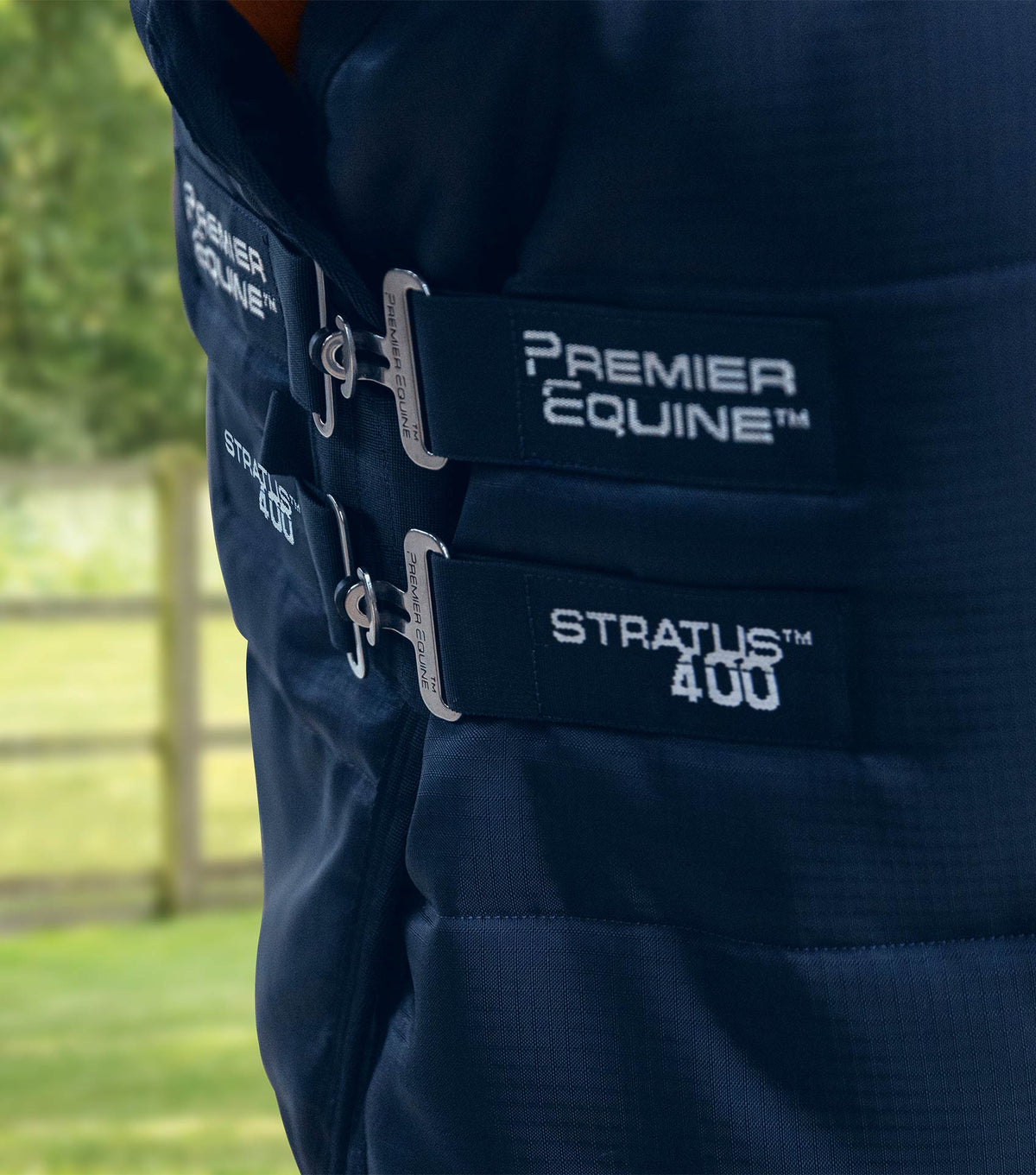Stratus Stable Rug 400g with Neck Cover